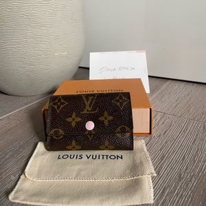 Louis Vuitton 6 key ring holder